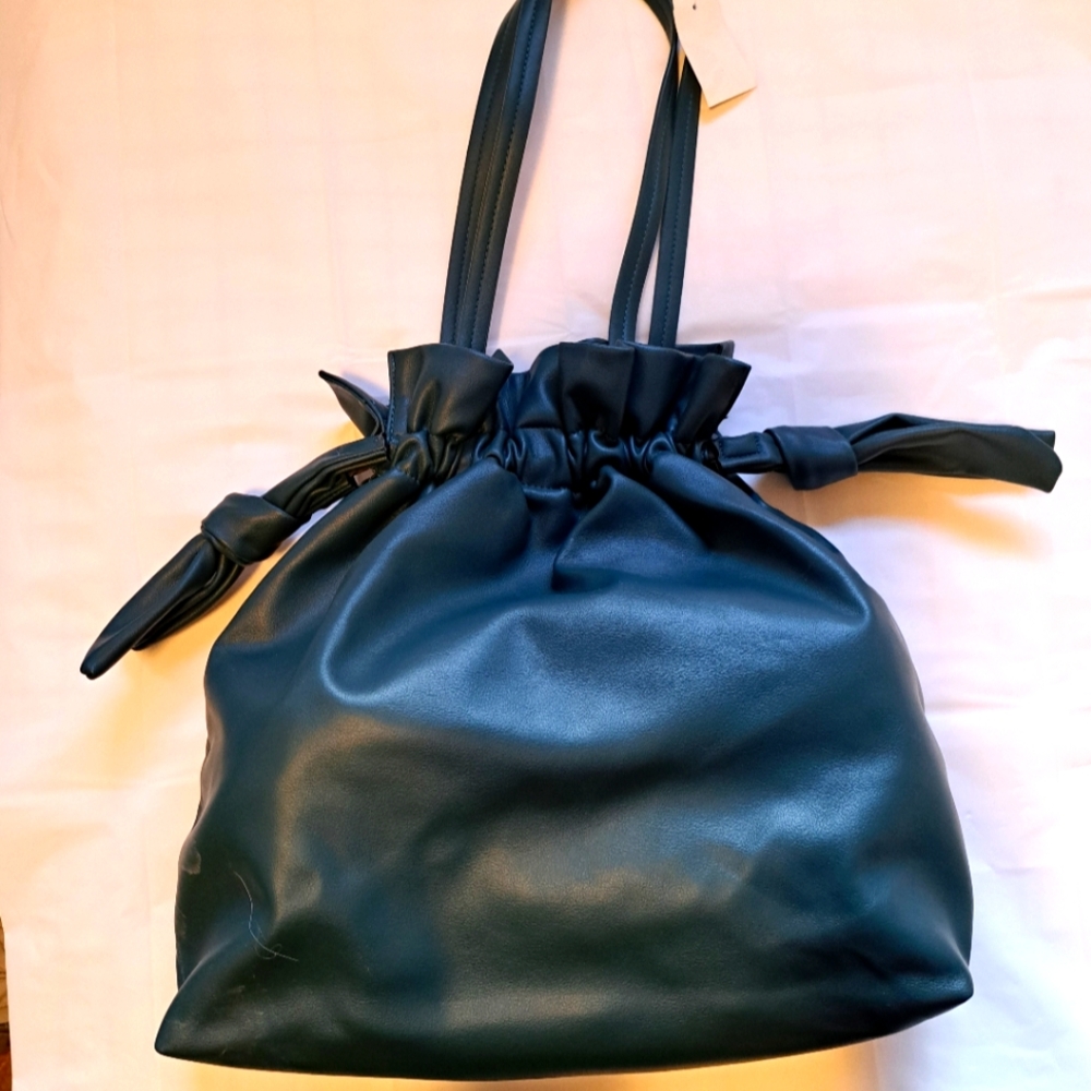 Bucket bag, NWT